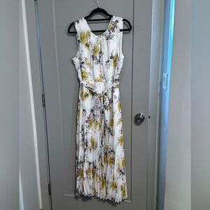 *Studio One White and Yellow Floral Maxi Dress